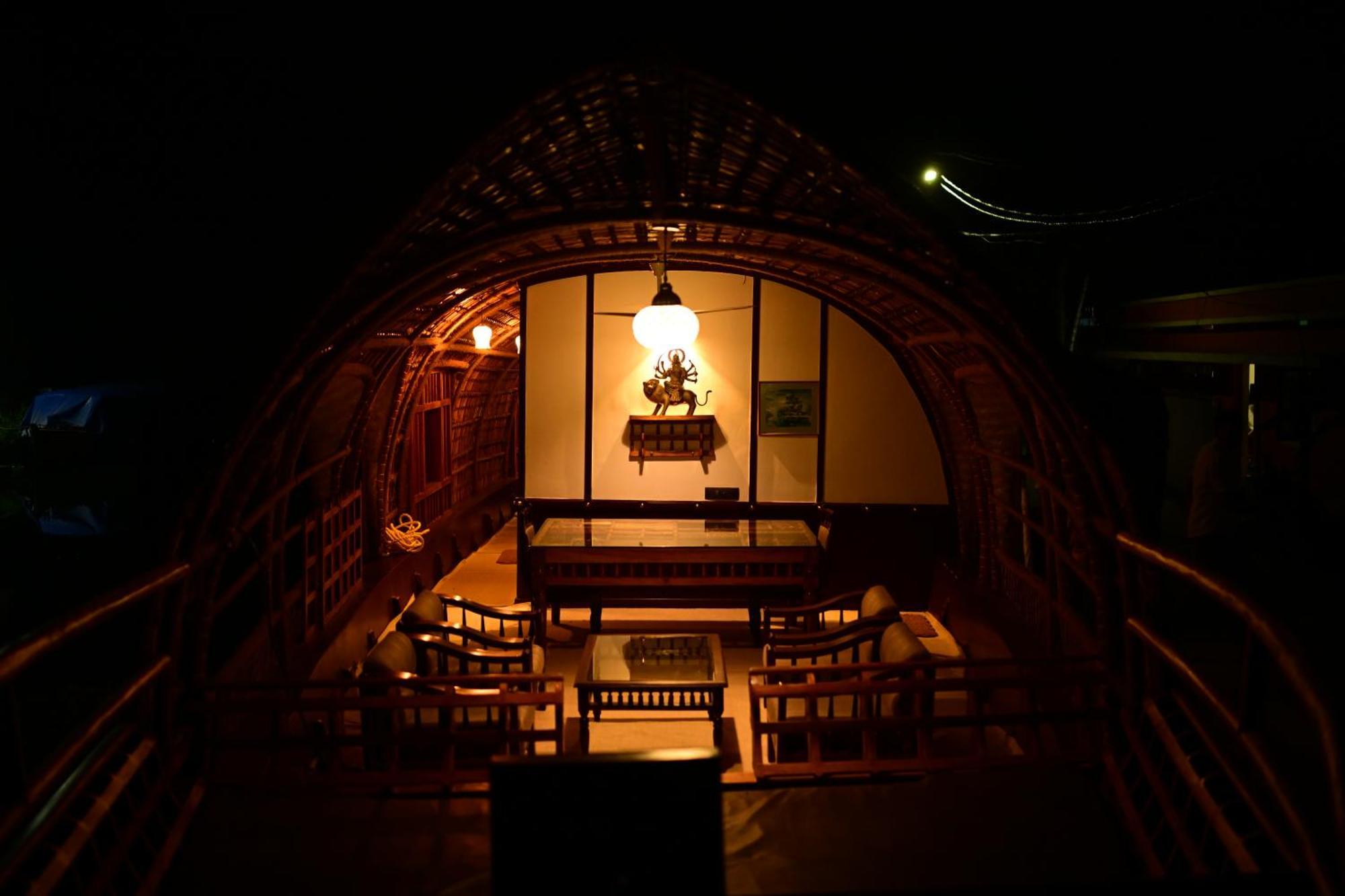 Отель Thara'S Houseboat Alappuzha Экстерьер фото