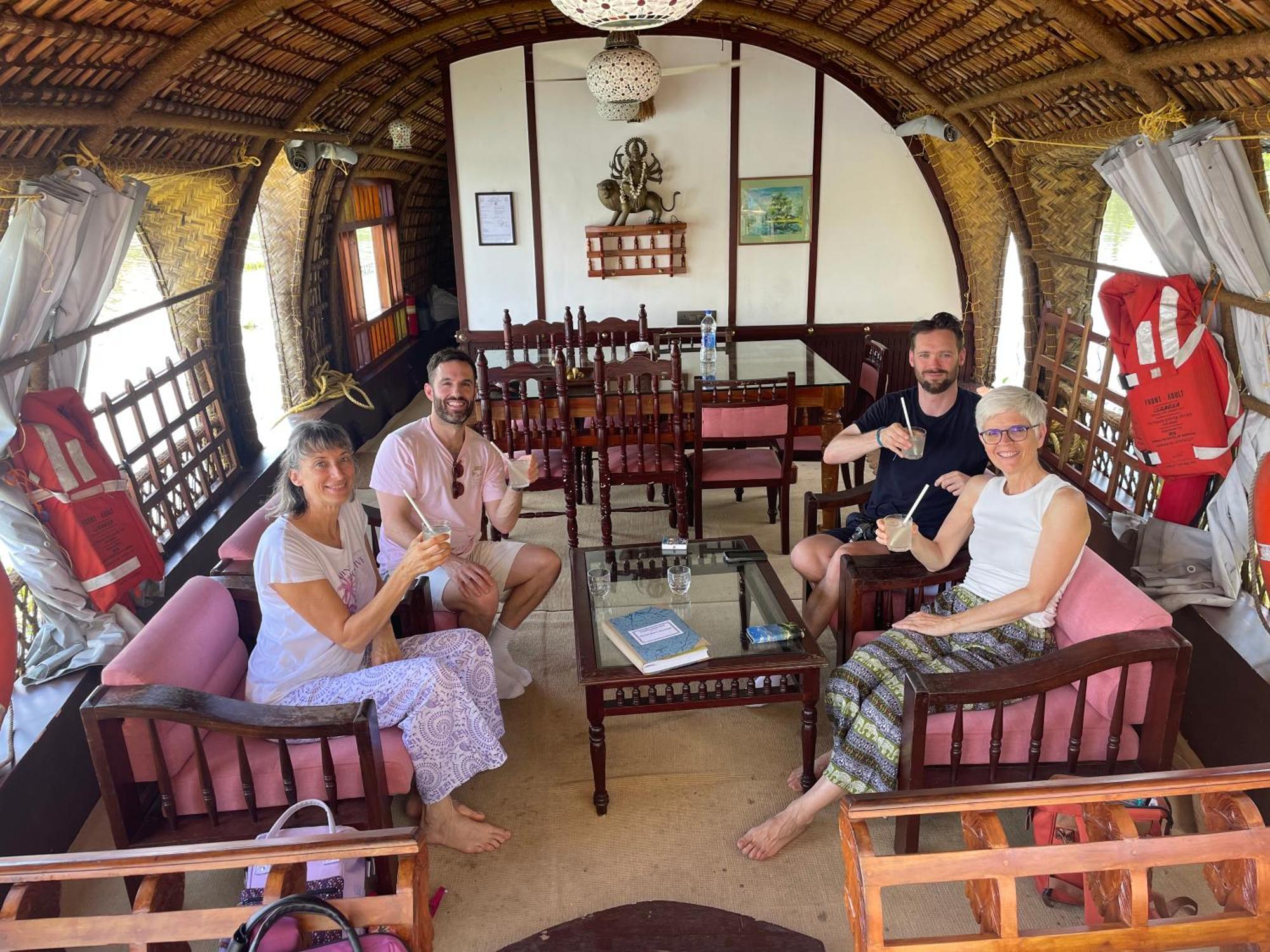 Отель Thara'S Houseboat Alappuzha Экстерьер фото